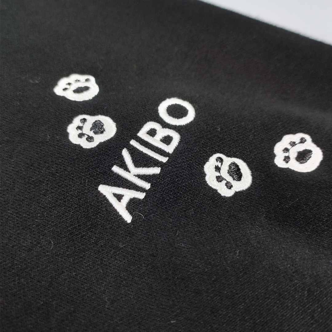 AKIBO日系落肩立體繡大學T-經典黑(男女共款)