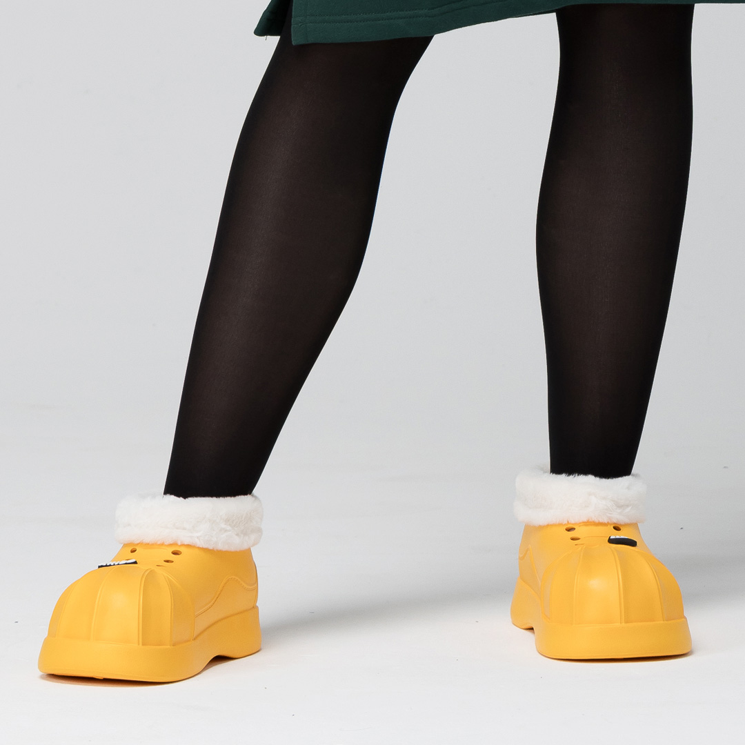 AKIBO毛毛洞洞短靴-陽光黃(4公分厚底增高、雲朵感、輕量、保暖)