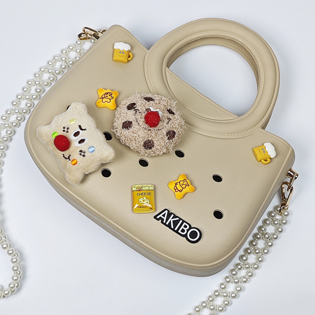 AKIBO滿月包-奶油白/星光珠環背帶(肩背手提洞洞包。中性款、輕量、防水)