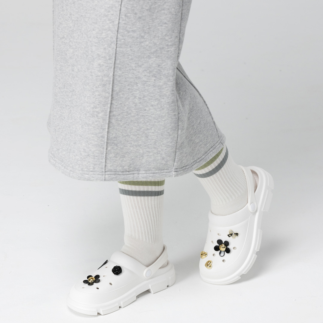 AKIBO酷玩花心款洞洞鞋扣 (六件組) AKIBO酷玩花心款洞洞鞋扣 (六件組)