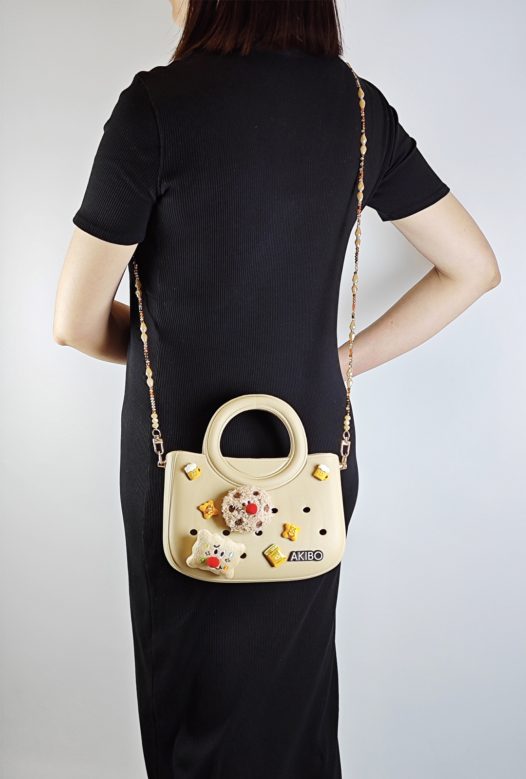 AKIBO滿月包-奶油白/波西米亞彩珠背帶(肩背手提洞洞包。中性款、輕量、防水)