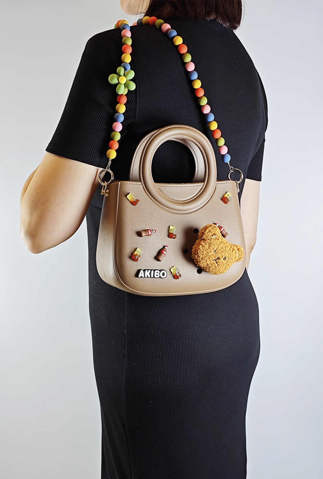 AKIBO滿月包-焦糖咖/童趣彩珠背帶(肩背手提洞洞包。中性款、輕量、防水)