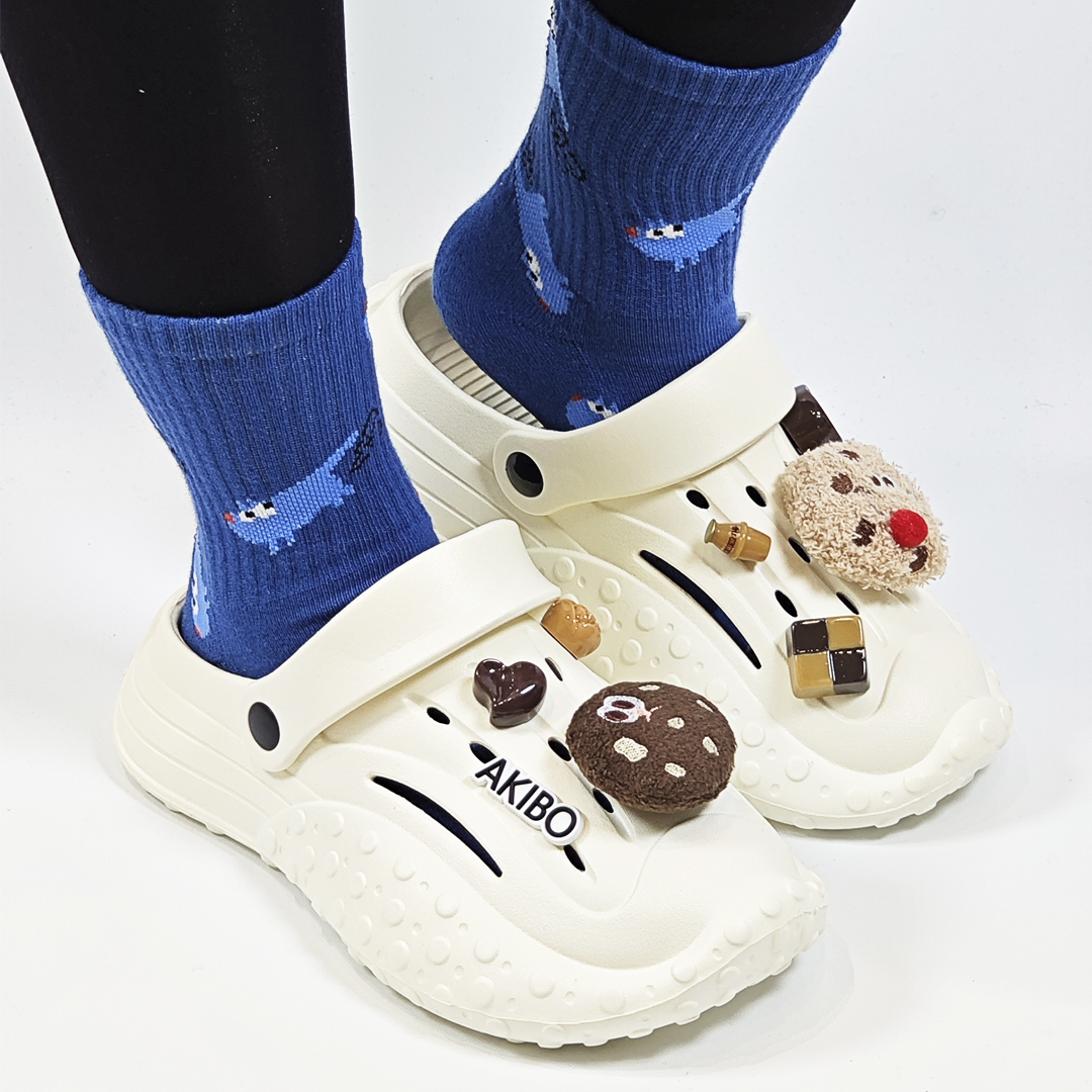 IMG_20241220_184003.jpg 午後甜品款洞洞鞋扣(七件組)