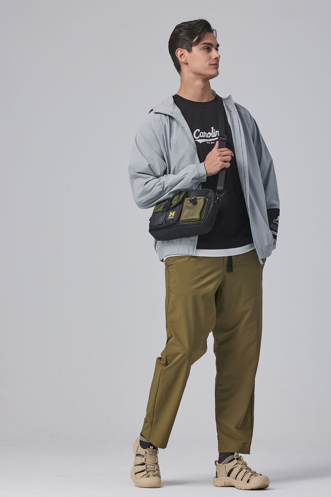 NCAA-密西根大學Michigan工裝風機能側背包-綠