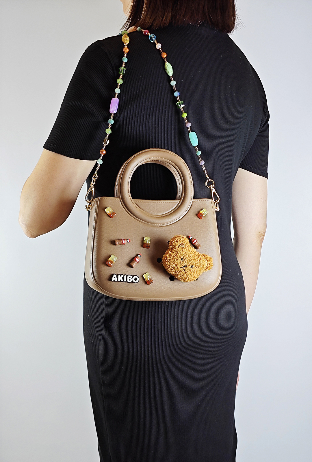 AKIBO滿月包-焦糖咖/波西米亞寶石背帶(肩背手提洞洞包。中性款、輕量、防水)