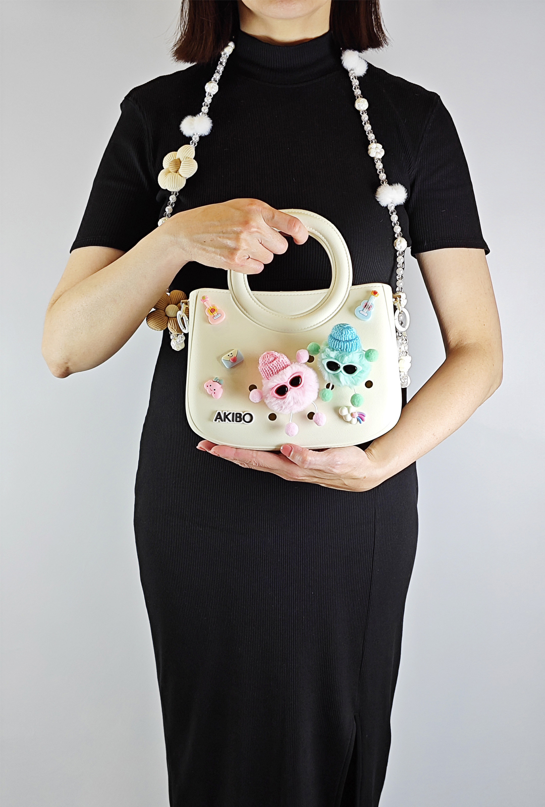 AKIBO滿月包-牛奶白/珠光雪羽背帶(肩背手提洞洞包。中性款、輕量、防水) 