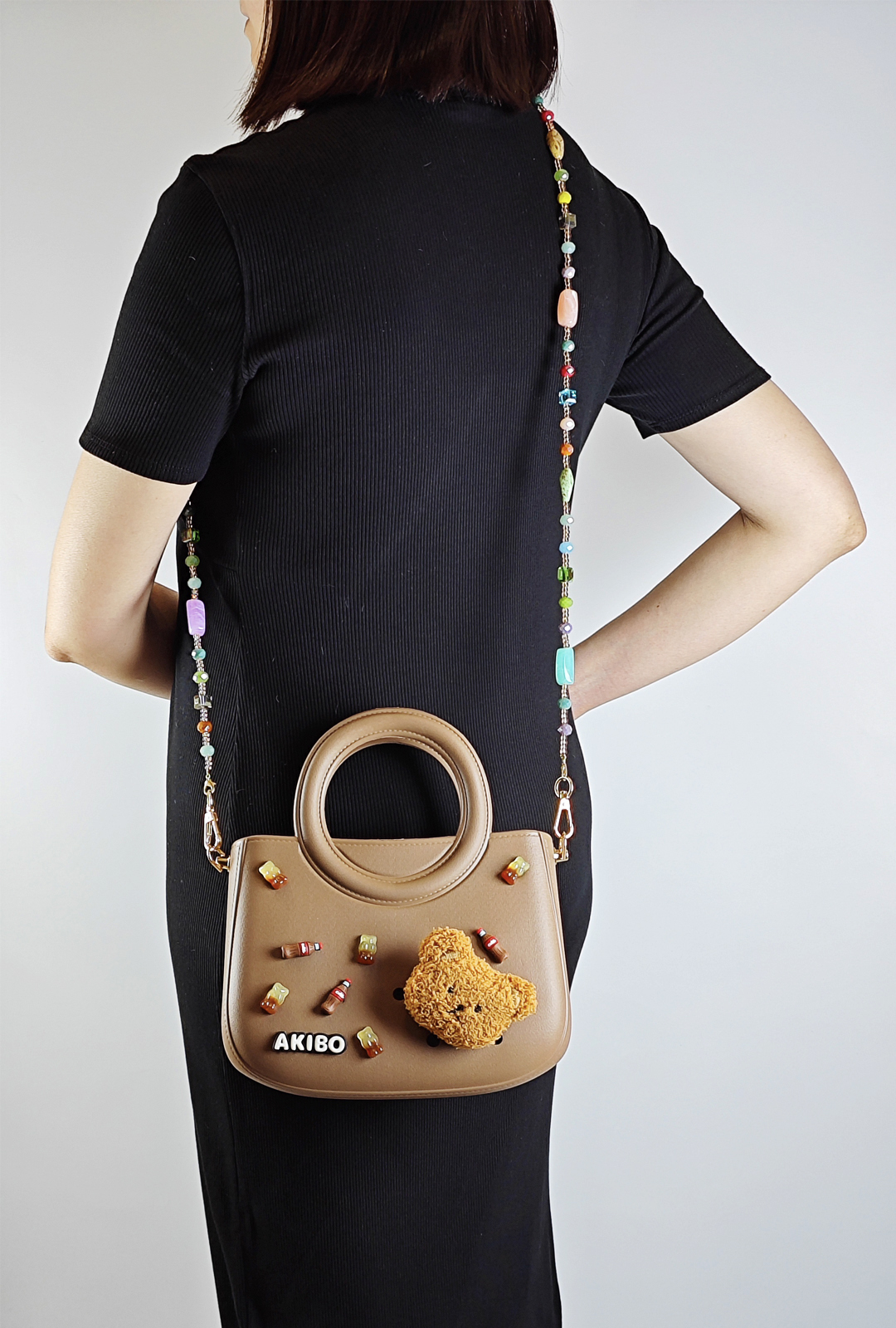AKIBO滿月包-焦糖咖/波西米亞寶石背帶(肩背手提洞洞包。中性款、輕量、防水)