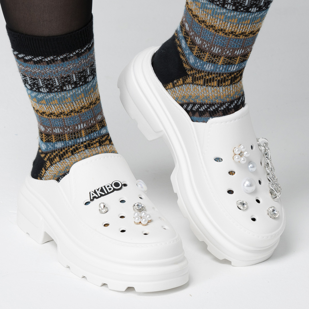 AKIBO珍珠愛心款洞洞鞋扣 (十件組) AKIBO珍珠愛心款洞洞鞋扣 (十件組)