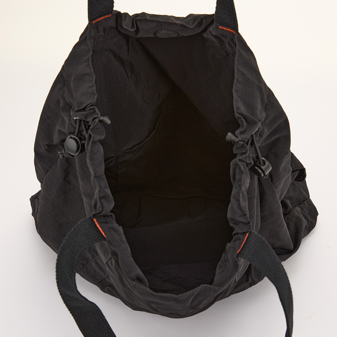 Angelia&Pets輕撥水側肩包-黑