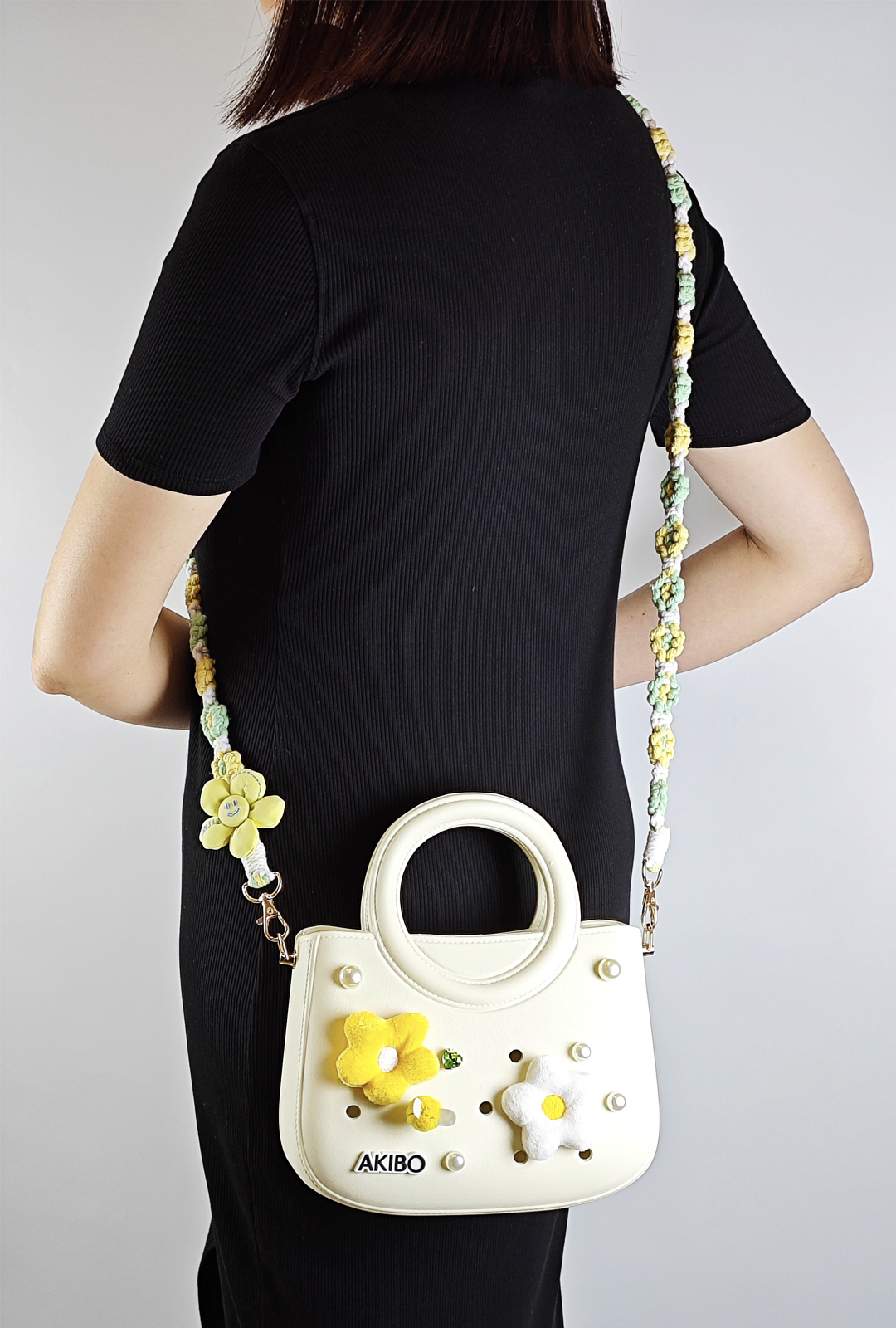 AKIBO滿月包-牛奶白/手工編織花朵背帶(肩背手提洞洞包。中性款、輕量、防水)