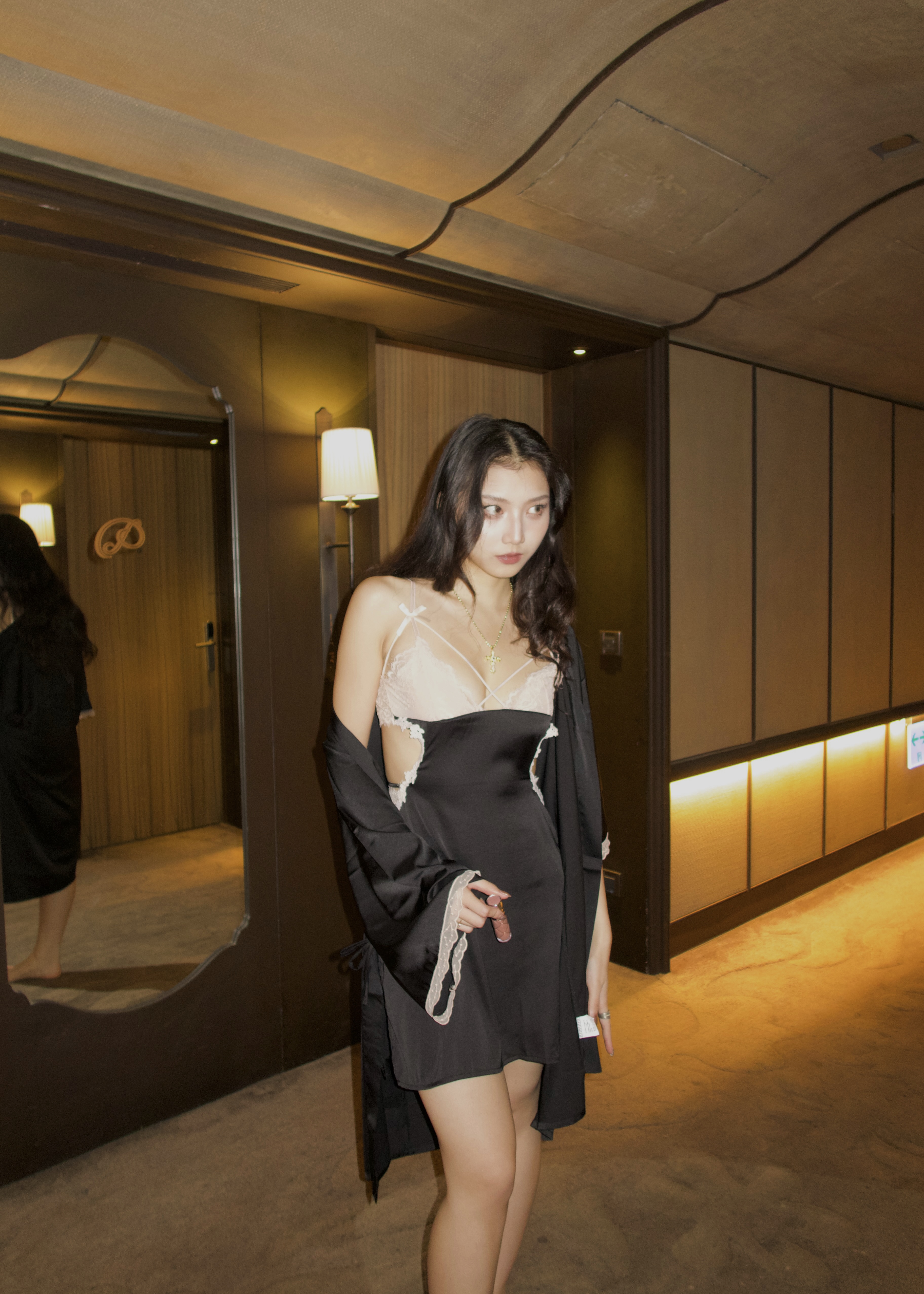 Feel me 若隱若現蕾絲性感睡裙