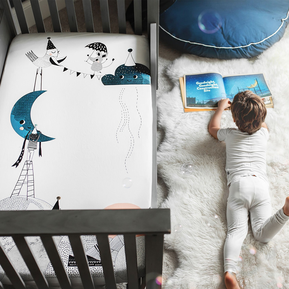 美國RookieHumans 嬰兒床純棉絲柔床包 (月亮生日快樂)4