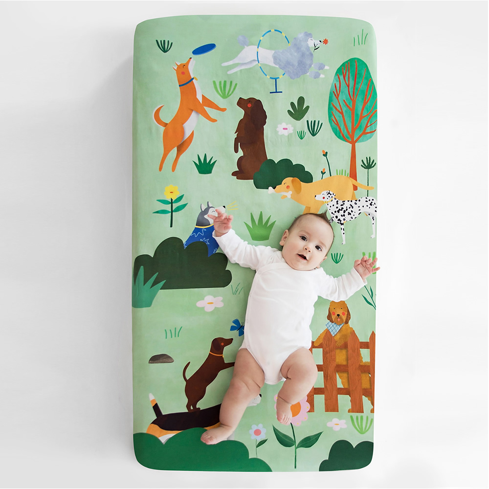 美國RookieHumans 嬰兒床純棉絲柔床包 (狗狗公園)