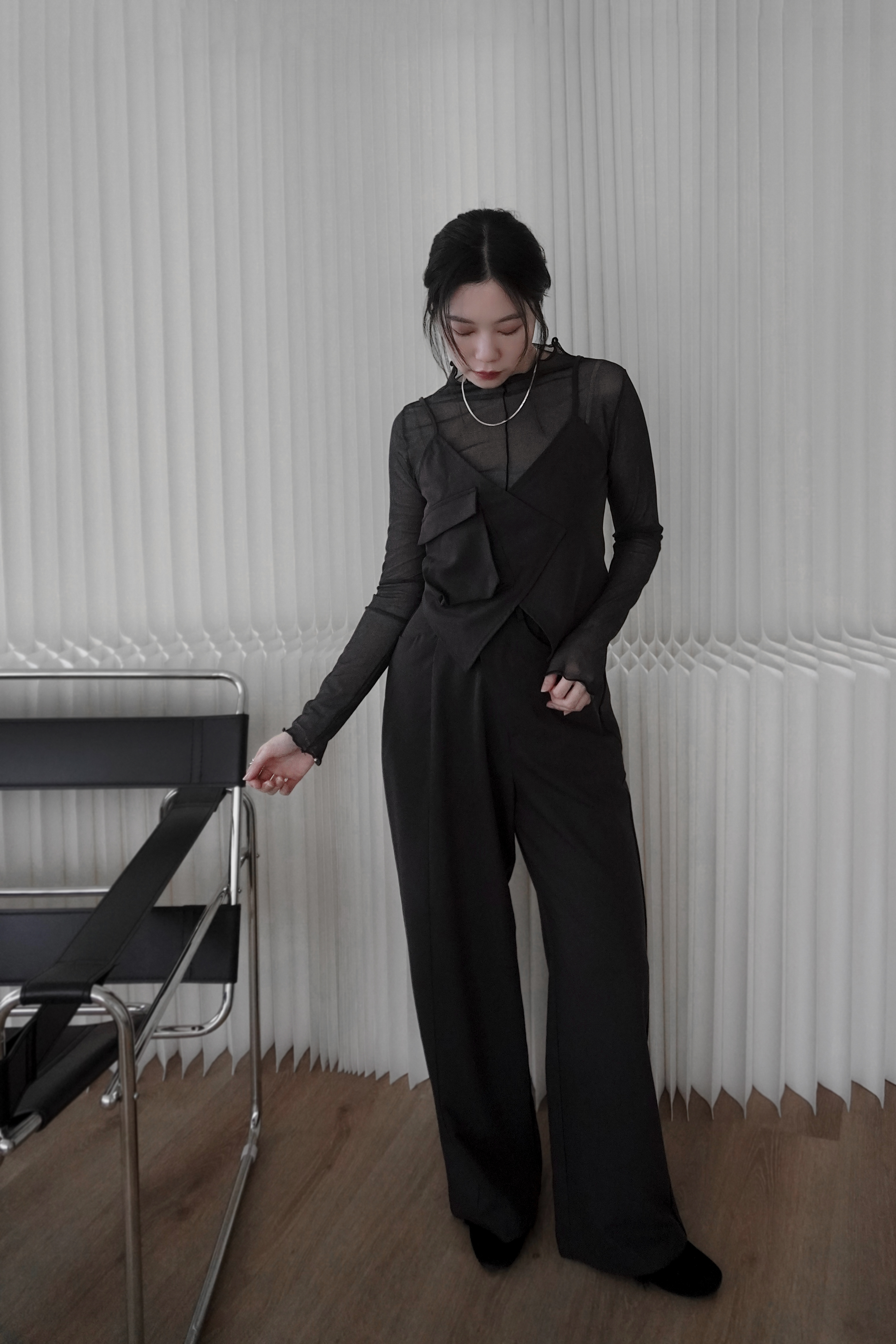 V領大口袋綁帶西裝背心