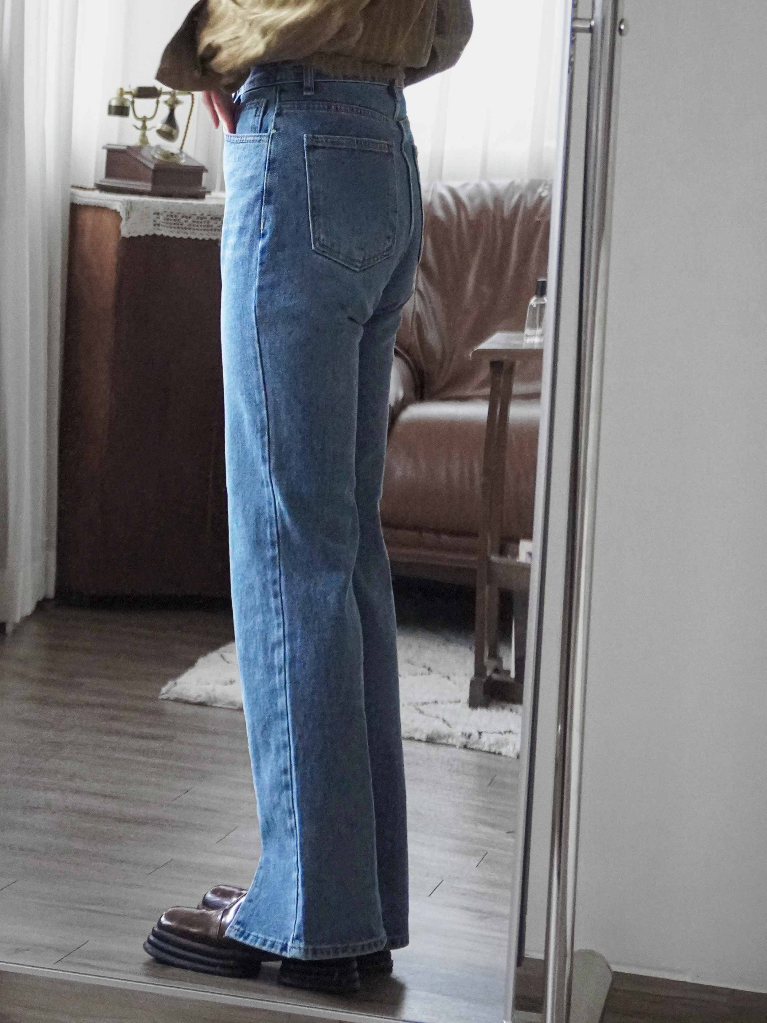 經典百搭款直筒開衩牛仔褲