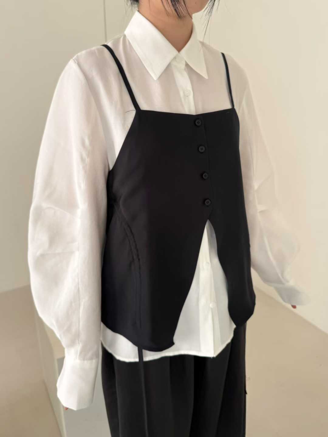 圓弧打褶細節設計襯衫