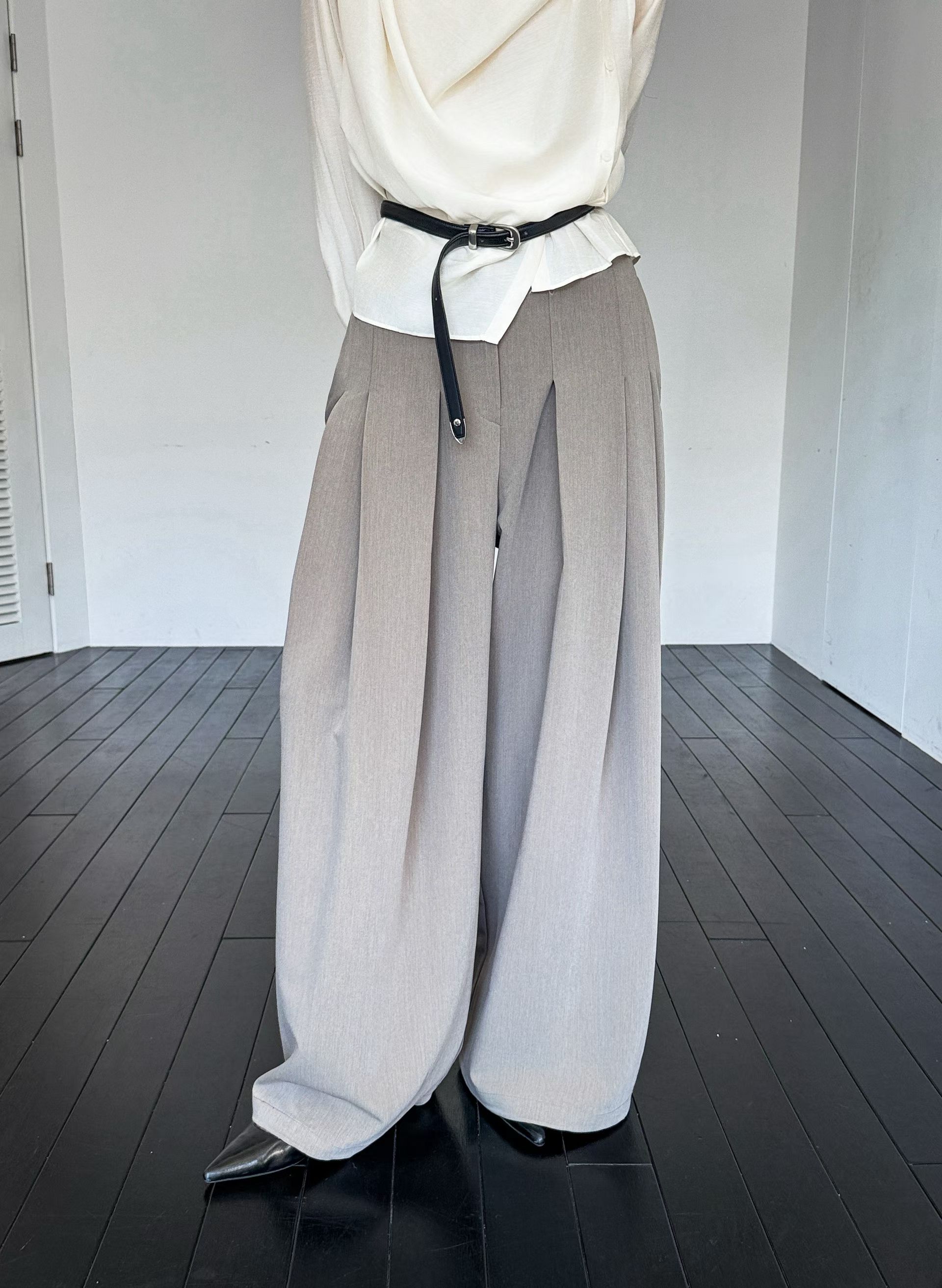 高級感鬆緊褲管設計西裝褲