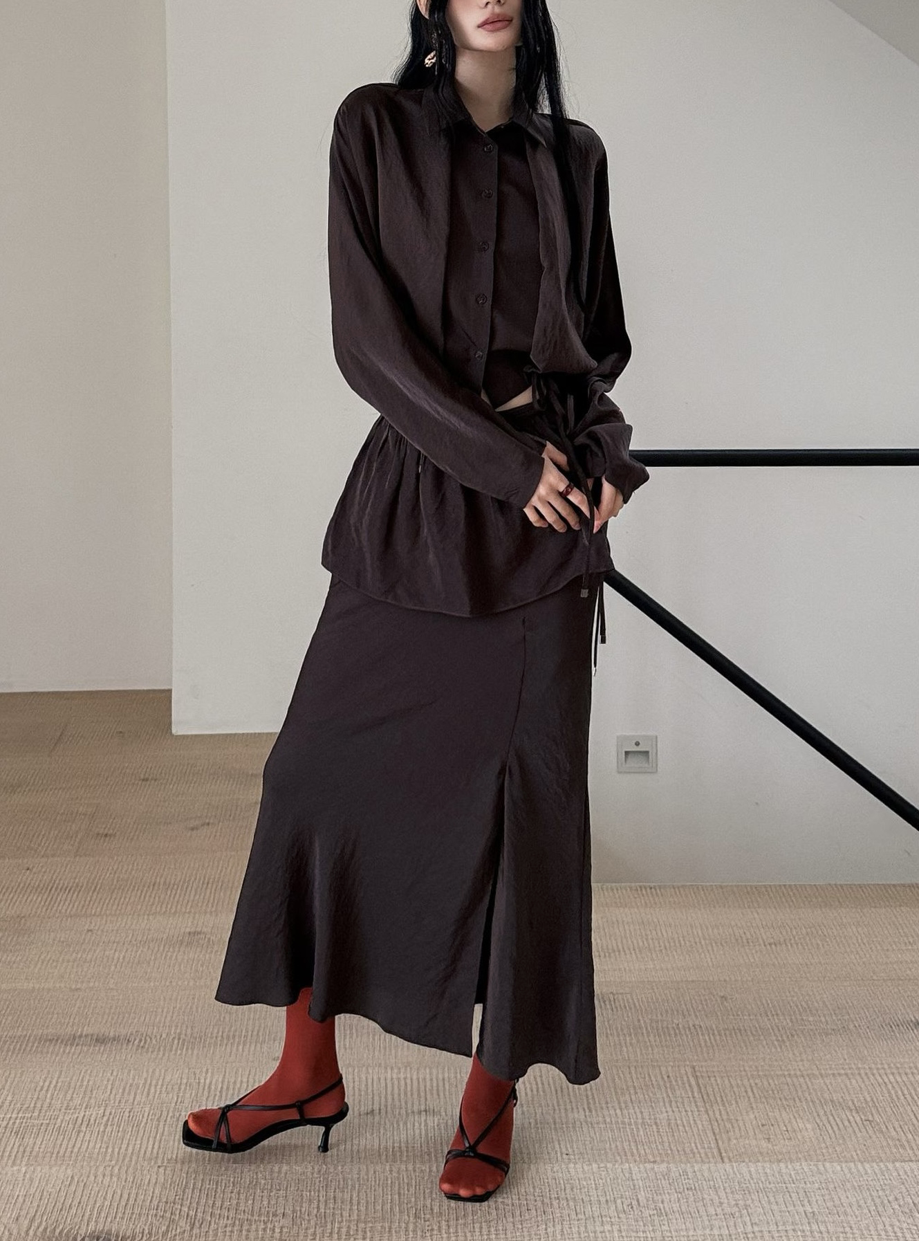 高級感光澤附片裙開衩長裙