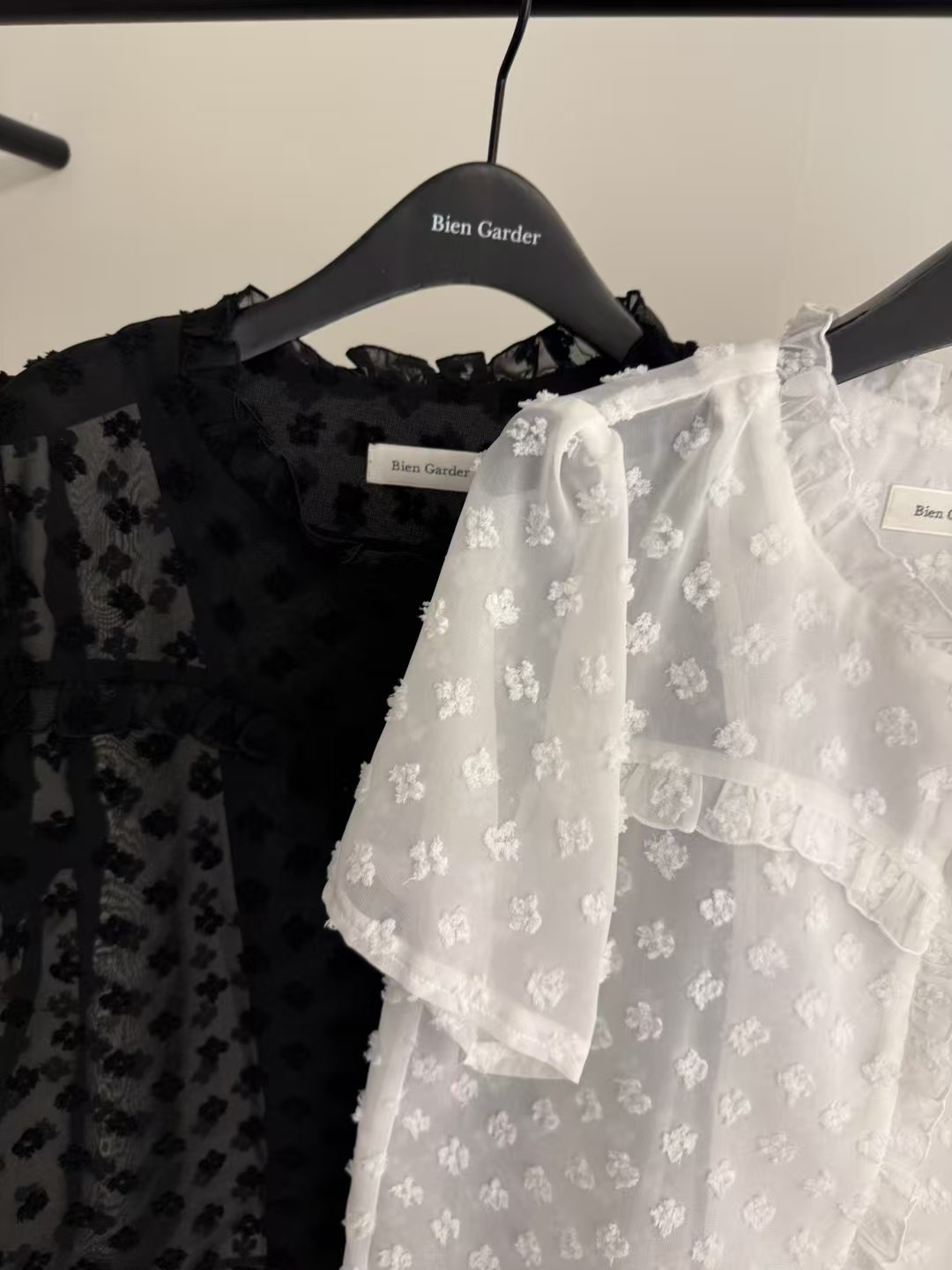 SALE！斑點刺繡雪紡上衣