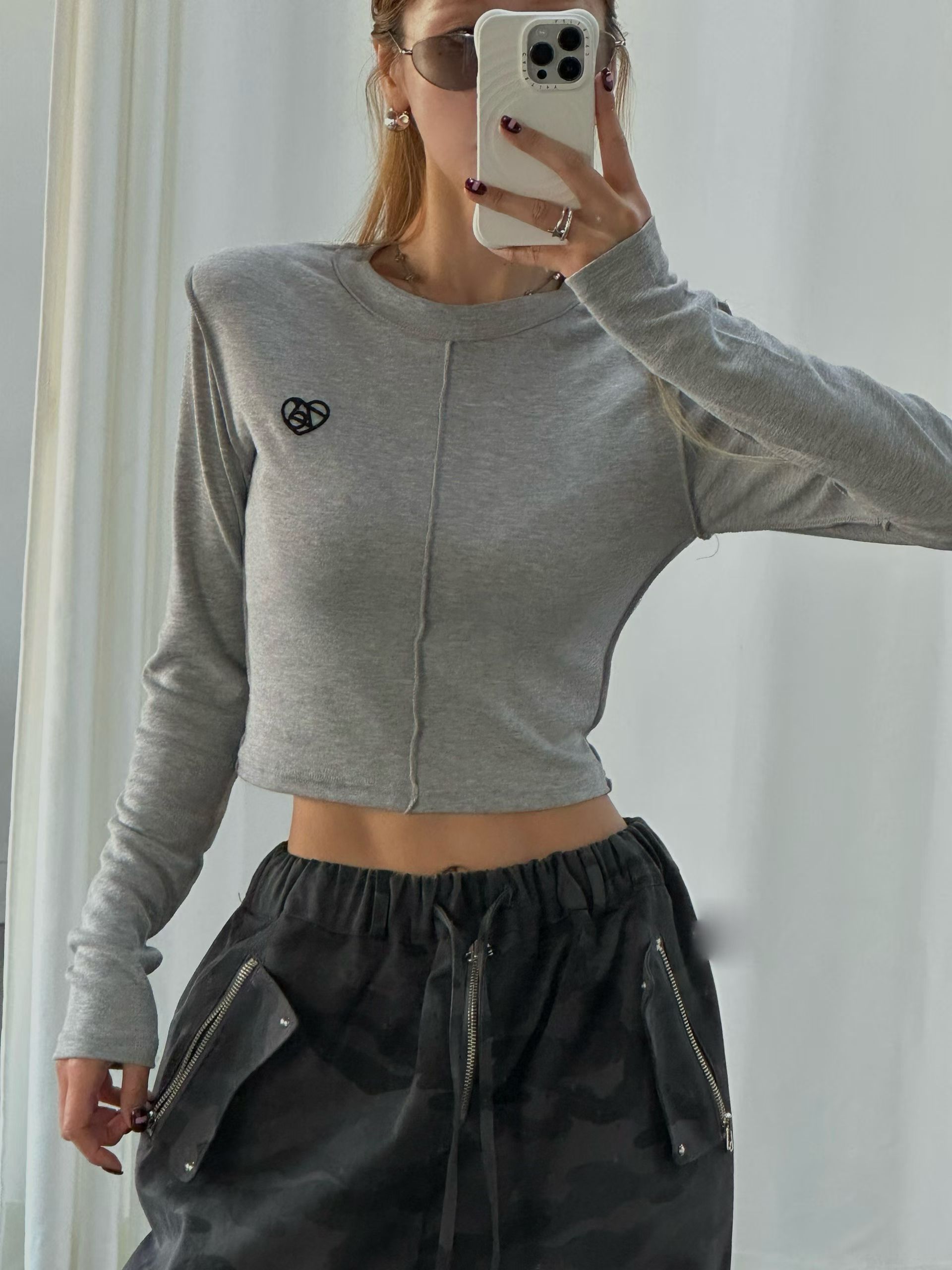 刺繡logo小墊肩棉質短上衣