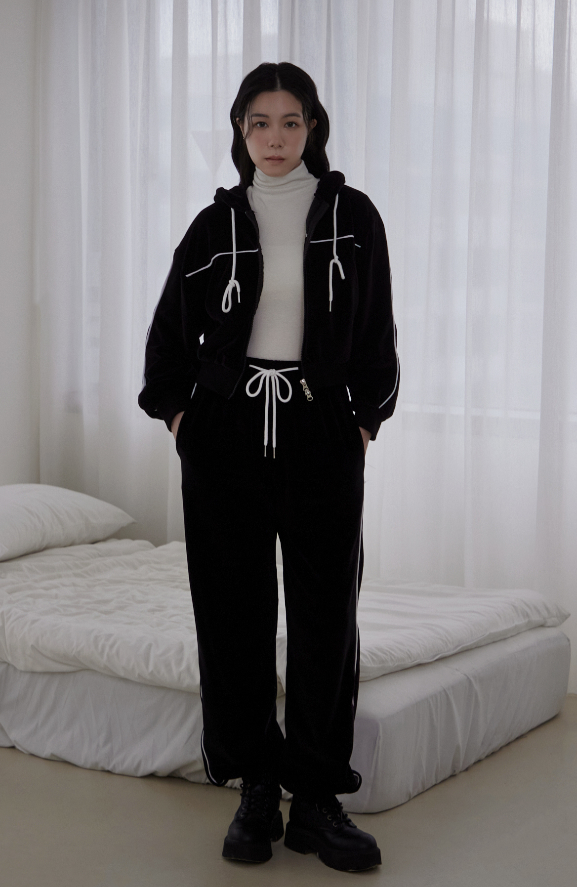 車線拼接絨面抽繩長褲