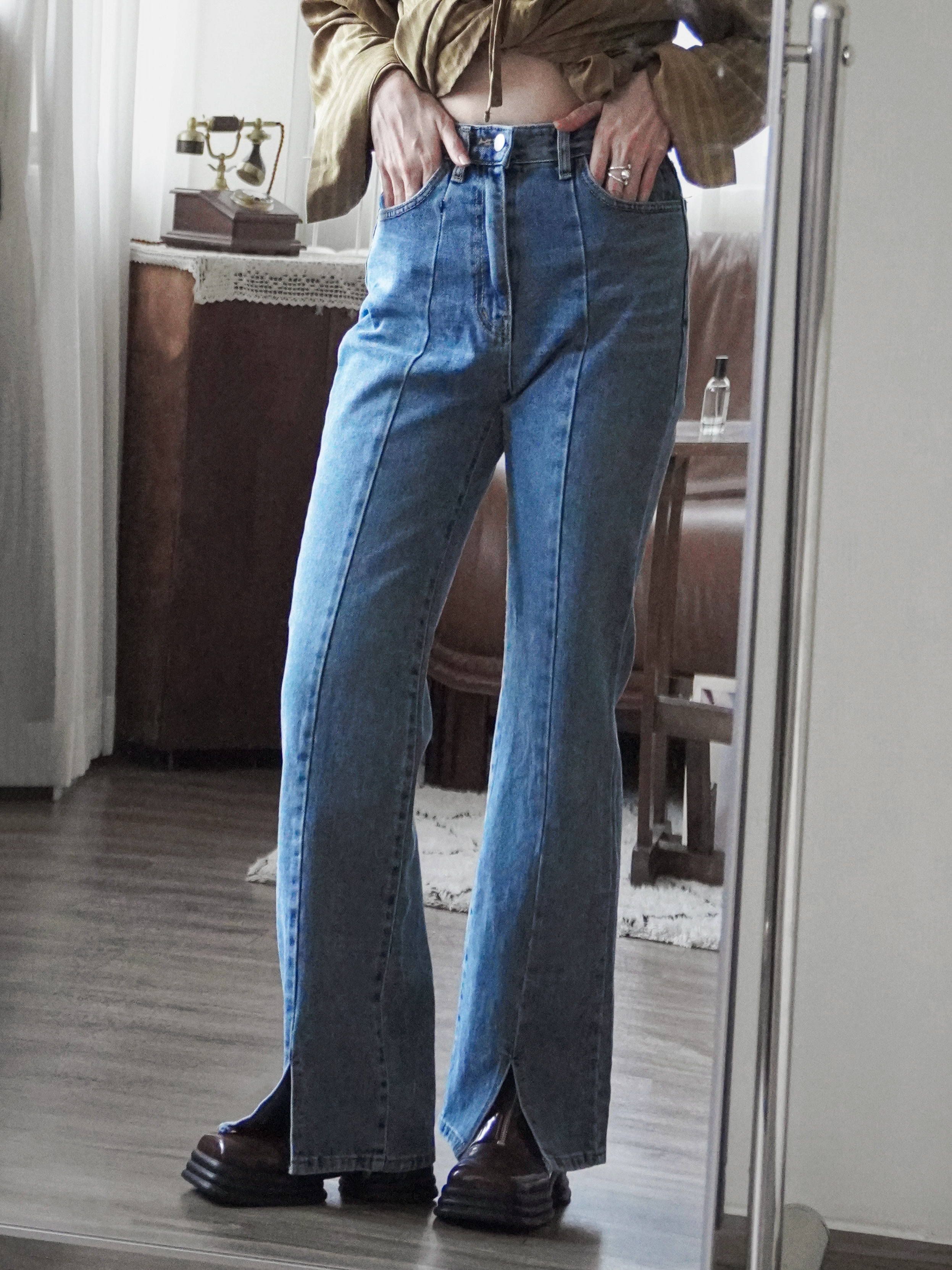 經典百搭款直筒開衩牛仔褲