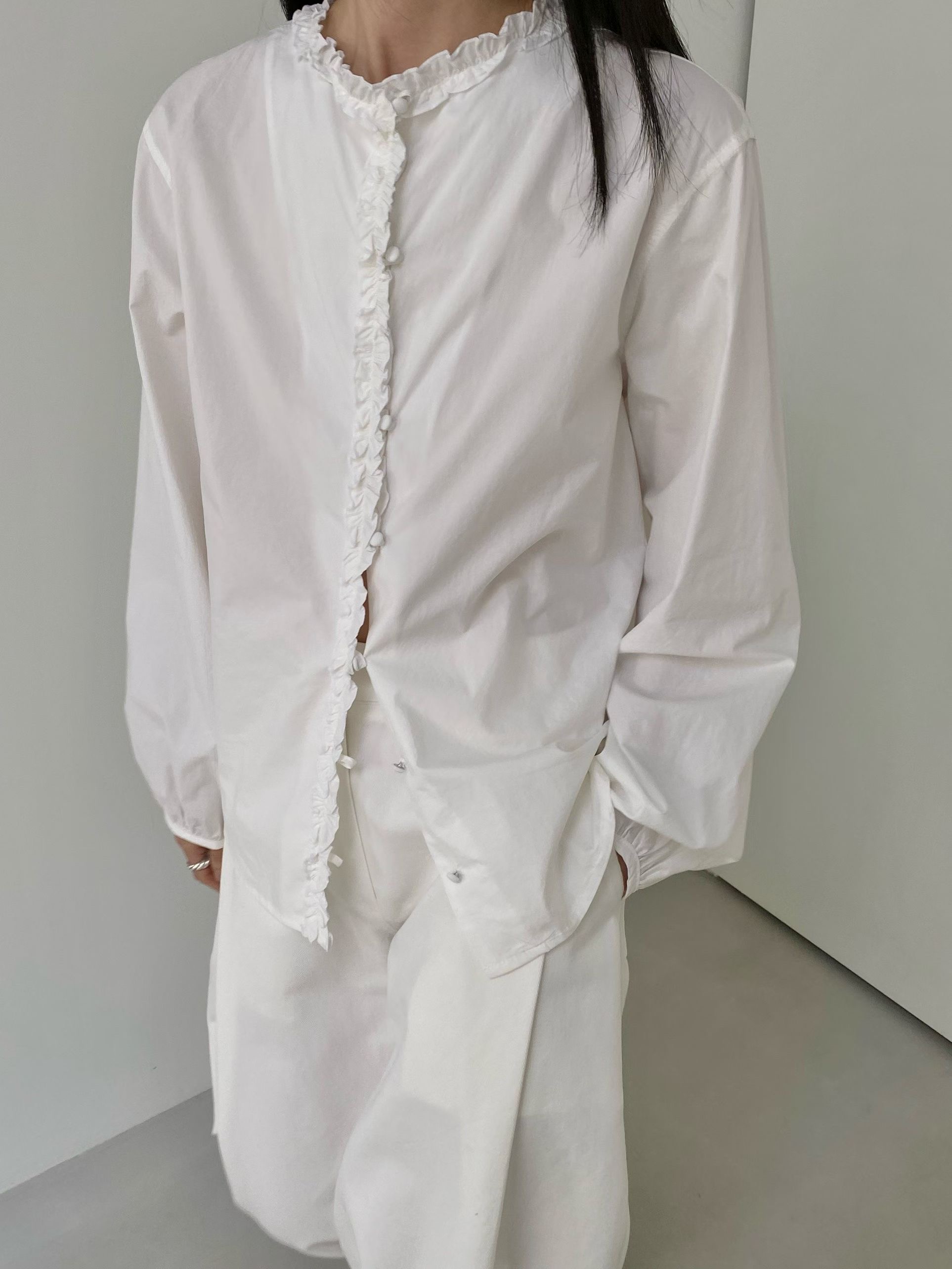 小荷葉花邊圓領襯衫