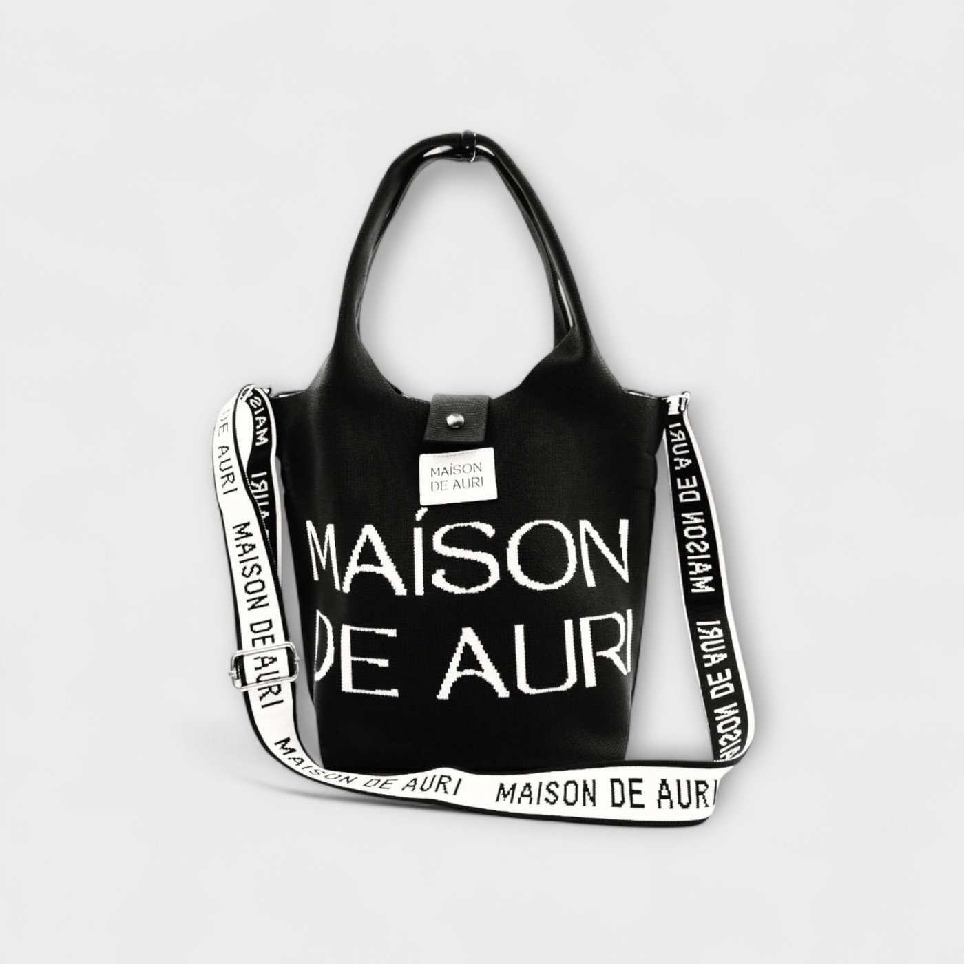 poche-sport-black-with-sport-strap-Photoroom.jpg