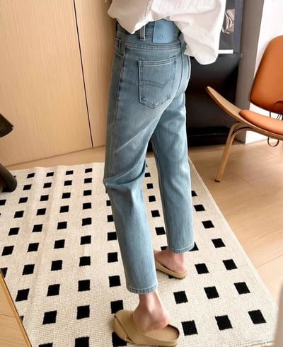 顯瘦Baby藍皮標牛仔直筒褲3