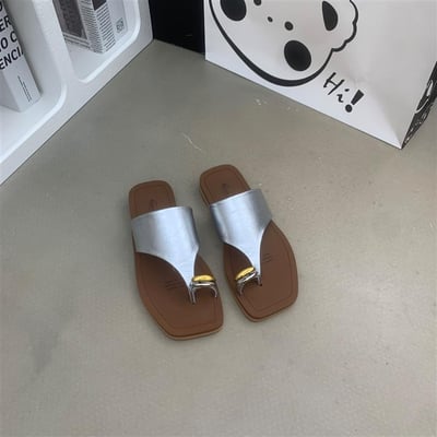 輕奢金釦一字穆勒平底拖鞋3