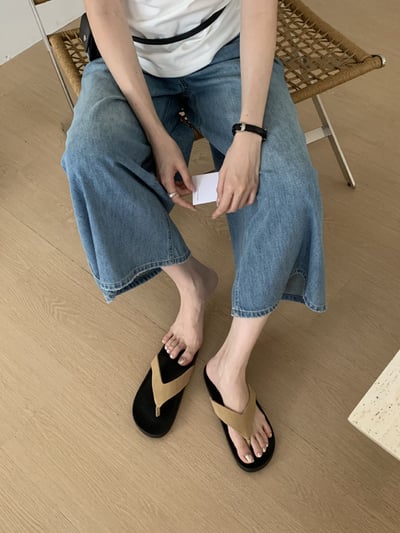 韓系極簡羊皮感夾腳涼拖11