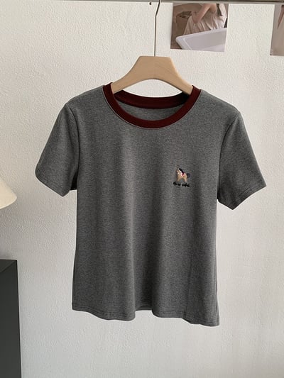 小馬刺繡撞色圓領條紋短袖T恤10
