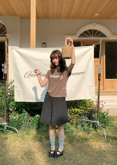 韓系氣質刺繡Beauty修身短版T13