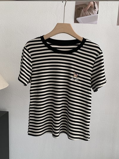 小馬刺繡撞色圓領條紋短袖T恤7