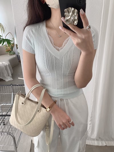 春日甜美V領立體坑紋針織上衣13