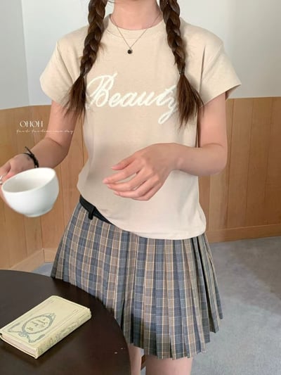 韓系氣質刺繡Beauty修身短版T11