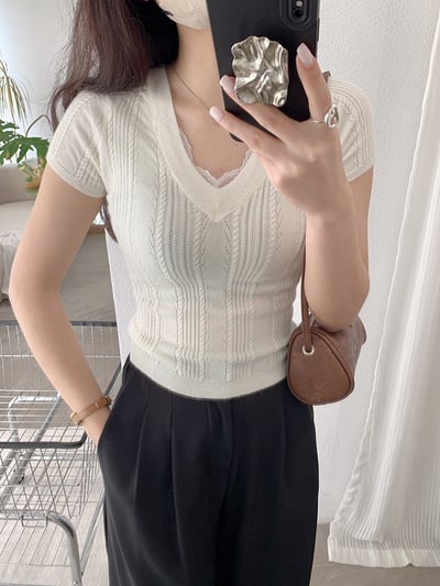 春日甜美V領立體坑紋針織上衣8