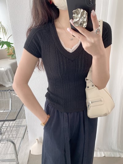 春日甜美V領立體坑紋針織上衣11