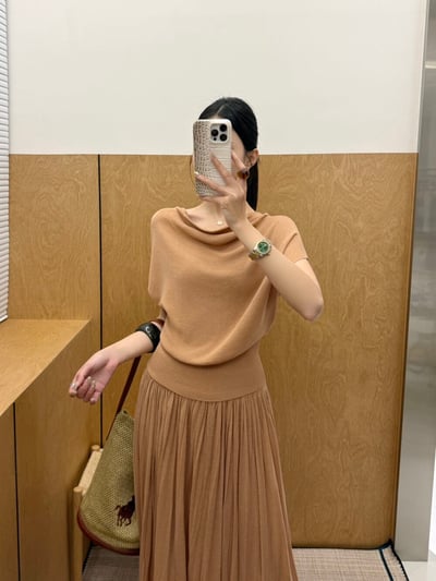 鎖骨垂墜感針織上衣｜溫柔氣質穿搭9