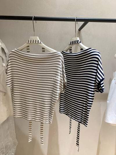 條紋斜肩綁帶針織上衣（加飄帶）10