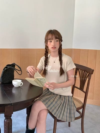 韓系氣質刺繡Beauty修身短版T12