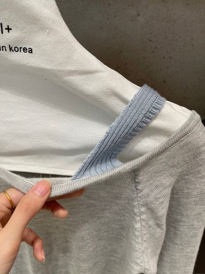 斜肩設計撞色假兩件輕薄針織上衣9