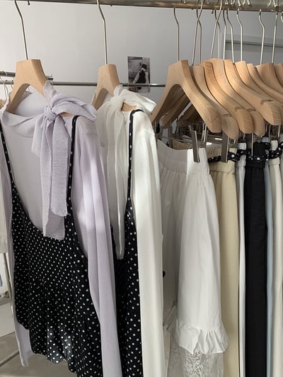 甜感小波點荷葉吊帶上衣兩件套5