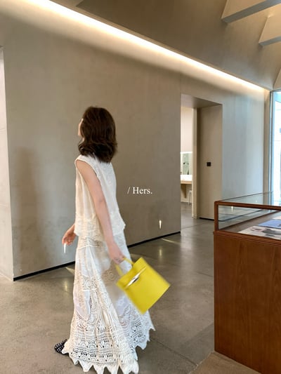 簡約復古緹花蕾絲拼接無袖上衣11