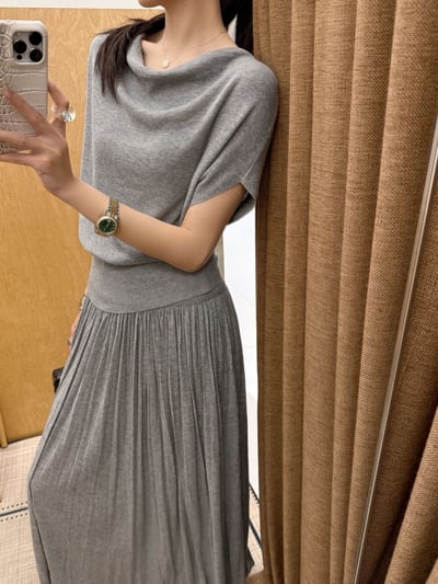 鎖骨垂墜感針織上衣｜溫柔氣質穿搭3