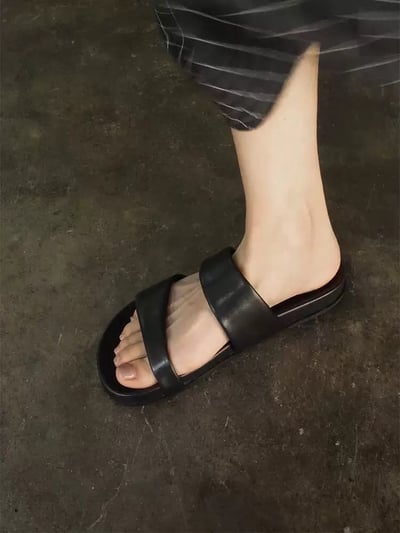 質感真皮雙帶涼拖鞋10