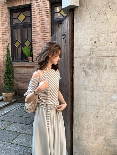 條紋斜肩綁帶針織上衣（加飄帶）4