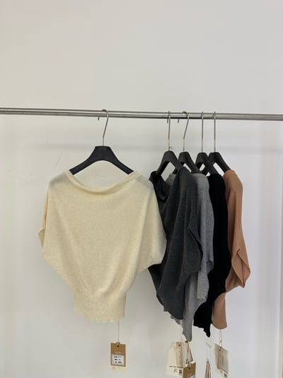 鎖骨垂墜感針織上衣｜溫柔氣質穿搭12