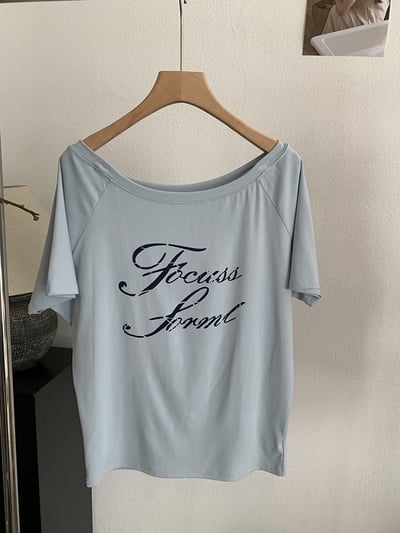 設計感斜領字母短袖T12