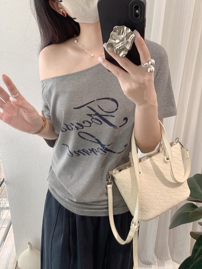 設計感斜領字母短袖T20